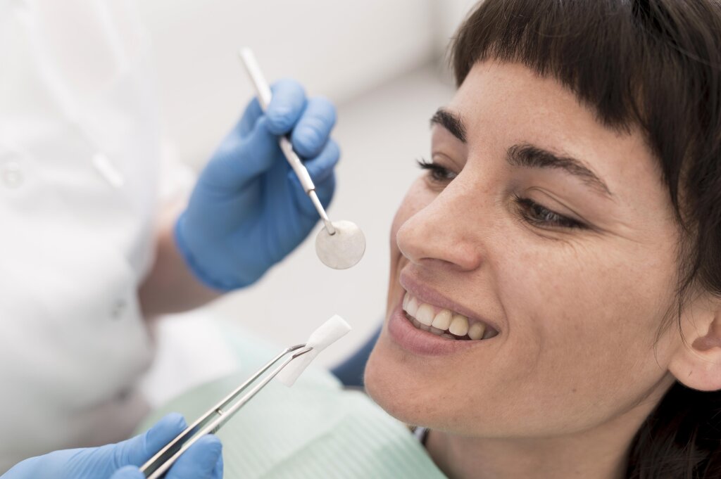 Endodontik Tedavi: Kanal Tedavisinin Modern Yöntemleri ve Avantajları.